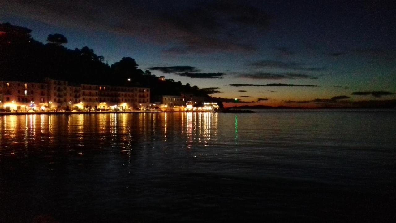 Ampio Monolocale Con Balcone Fronte Mare Villa Porto Santo Stefano  Bagian luar foto